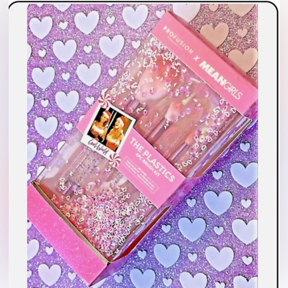 NWT Cosmetics Mean Girls THE PLASTICS BRUSH SET - Picture 1 of 5